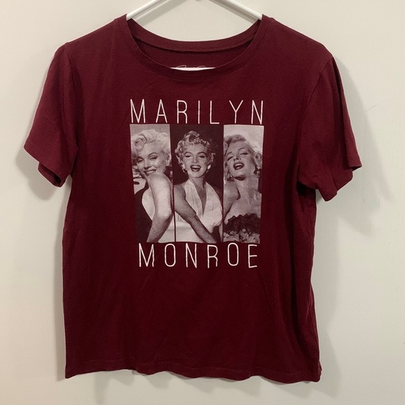 Marilyn Monroe t-shirt in burgundy, Junior size good condition see measurements - Picture 1 of 4